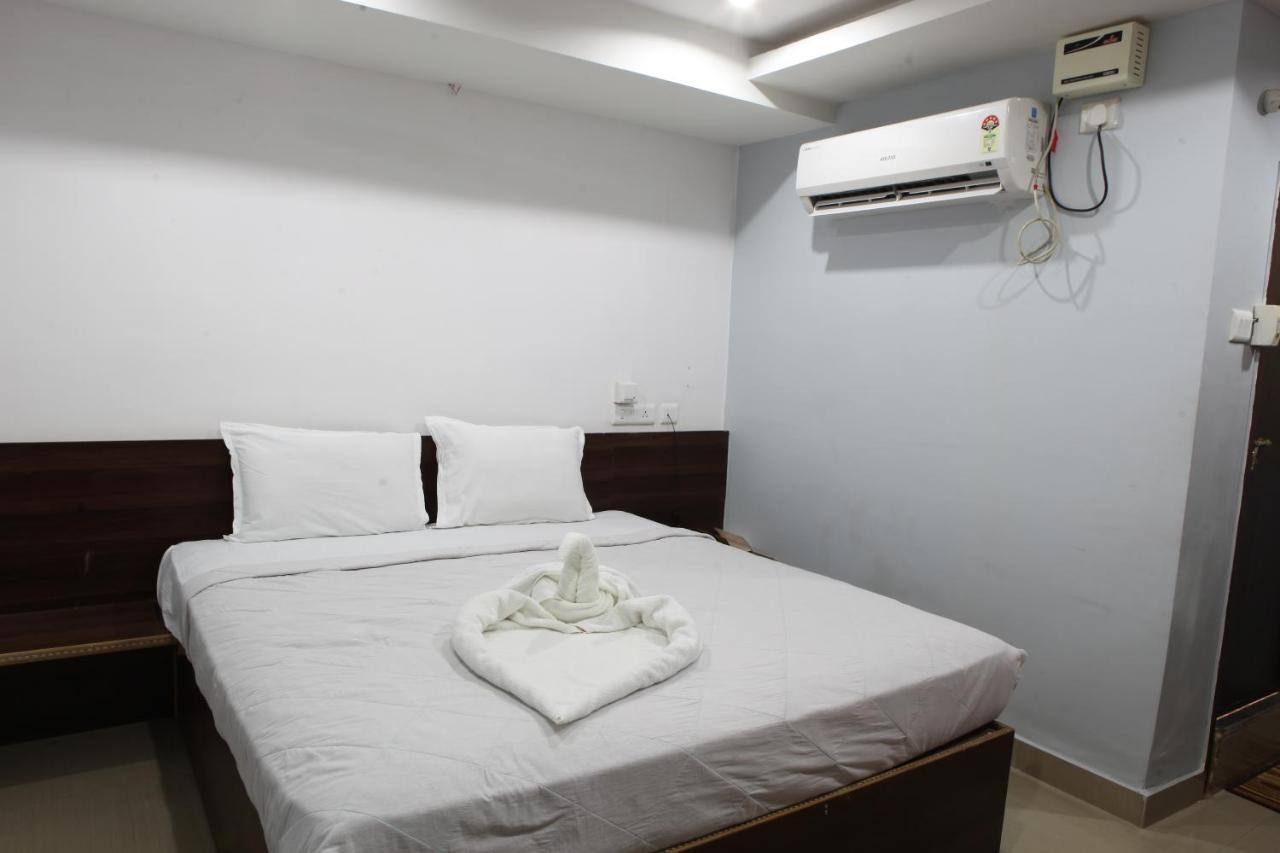 Hotel Mango Leaves Hyderabad Bagian luar foto